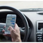 sử dụng điện thoại khi lái xe ô tô phạt bao nhiêu?