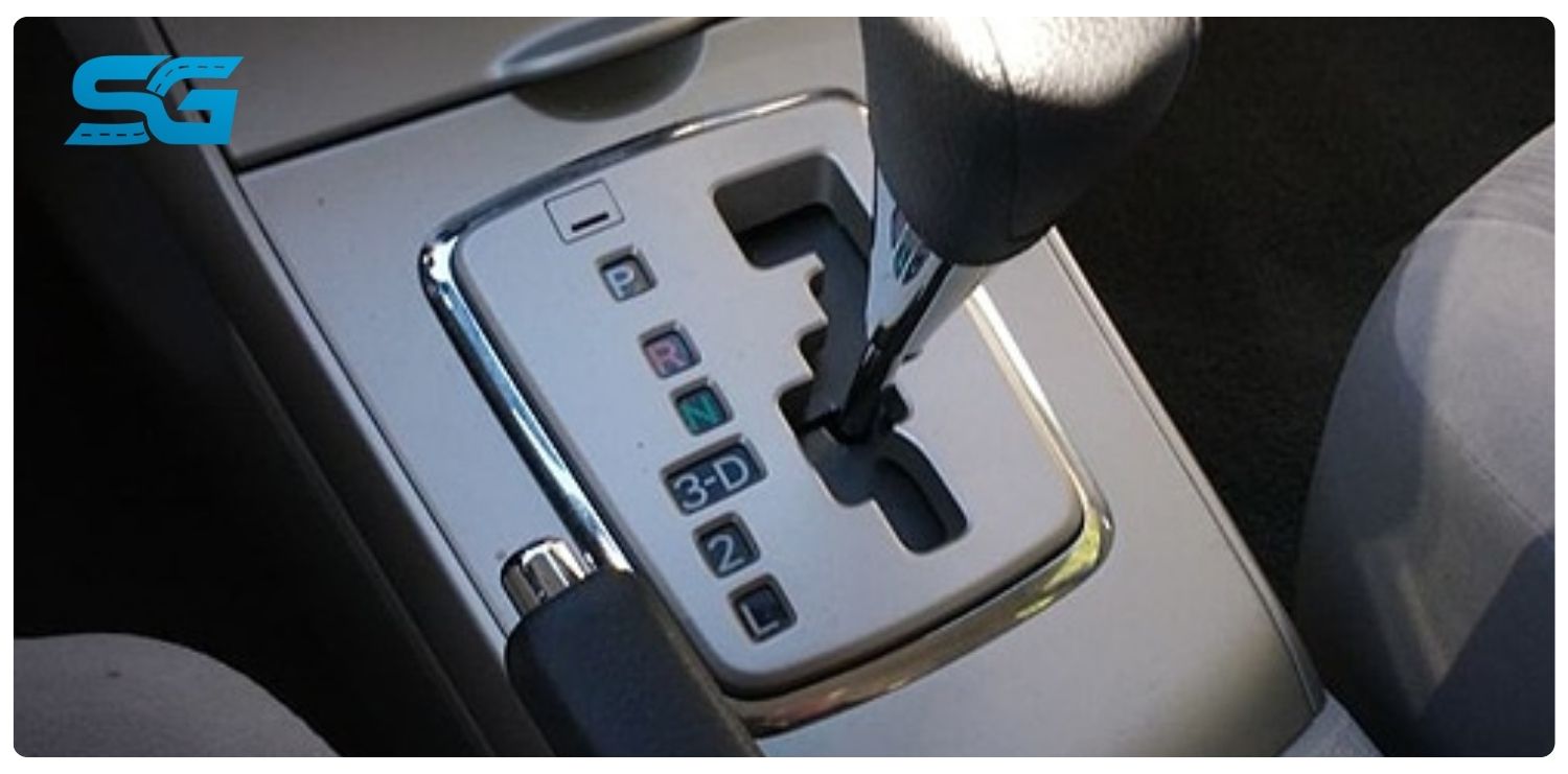 cách lái xe ô tô số tự động