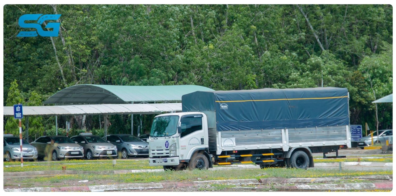 Nên thi bằng lái hạng C1 hay nâng lên C?