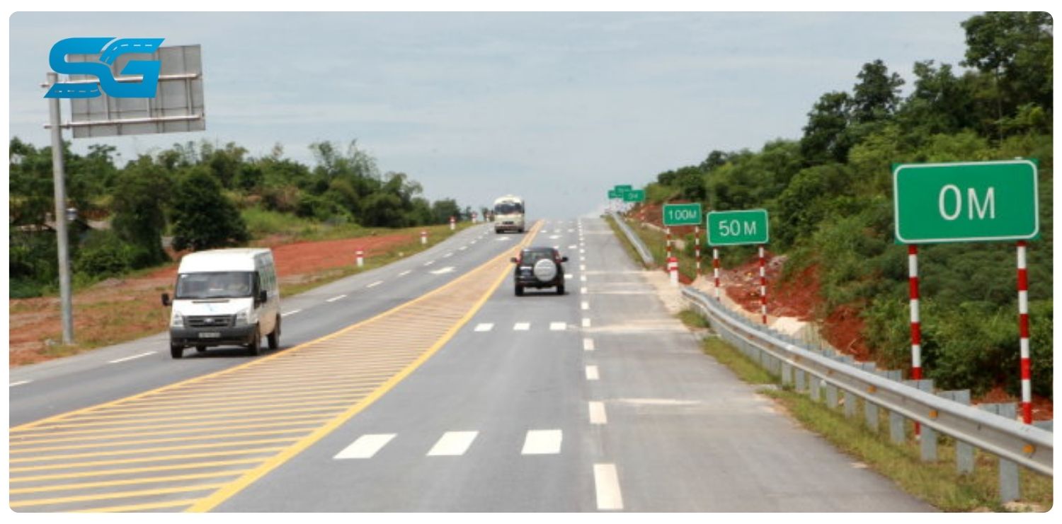 Cách căn đường lái xe ô tô khi đi ngược chiều