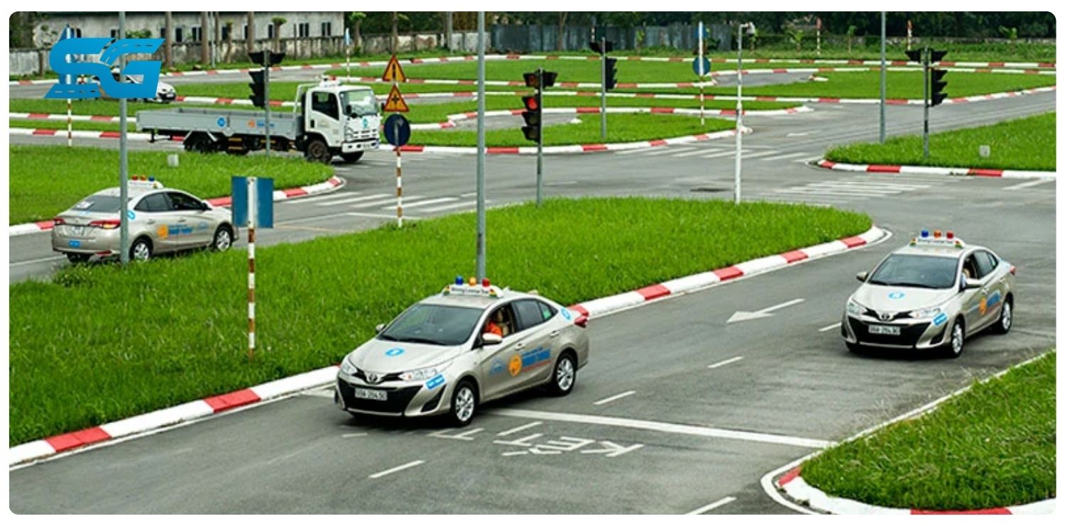Lái xe 4 chỗ học bằng gì